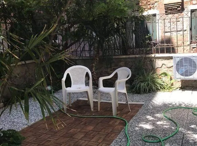 Residenza Oleandro Rosa 아파트 *