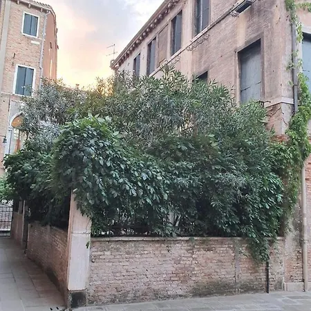 Residenza Oleandro Rosa Venedik